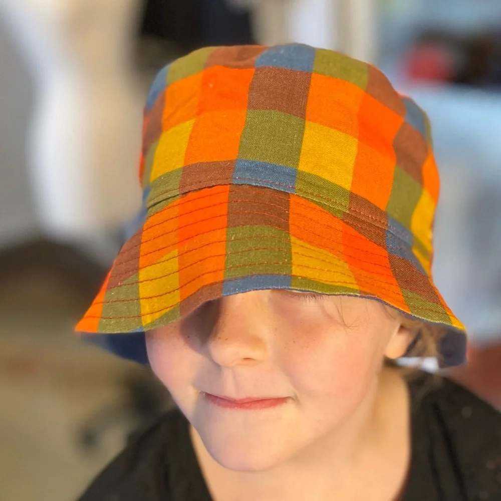 TORY BURCH Plaid Reversible Short Brim Bucket Hat NWOT - Picture 2 of 11